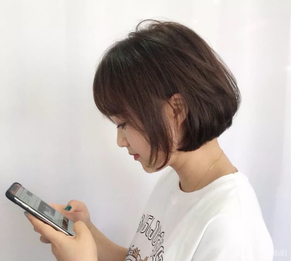 金秋流行“JJ烫”，百搭时尚不土气