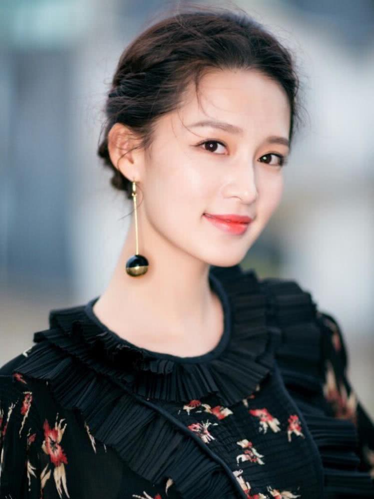 看完李沁的林徽因造型,才知道什么叫古色古香,绝代佳人
