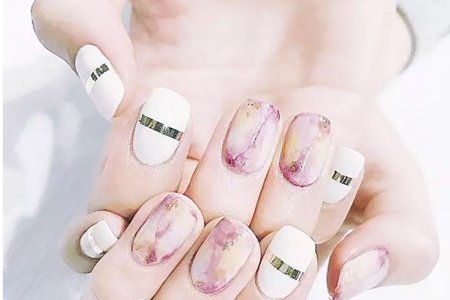 1564547798993802.jpg 金银线美甲的女性优雅,2019夏季流行的清爽图案款式