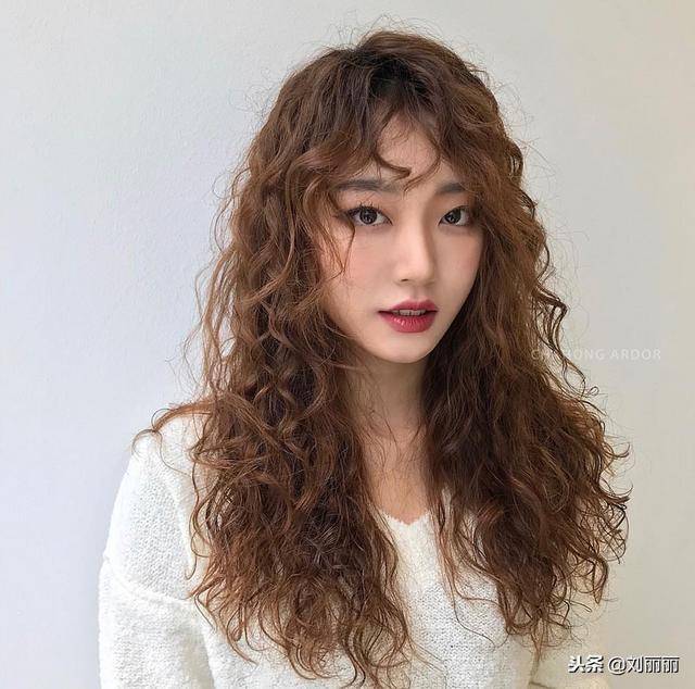 超乎想象的可爱:跟着泫雅学习秋冬潮流发型