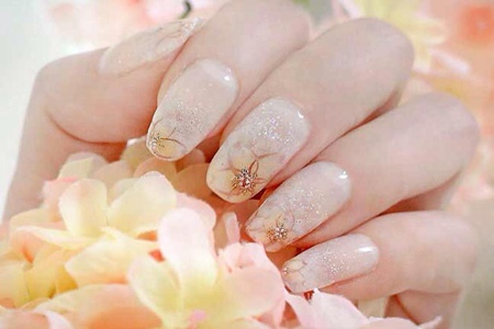 女生的指甲护理方法,受损甲面如何修复