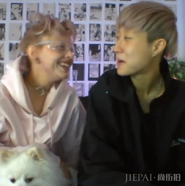 “小龙女”吴卓林西装搭黑金短发,爷们气质凸显