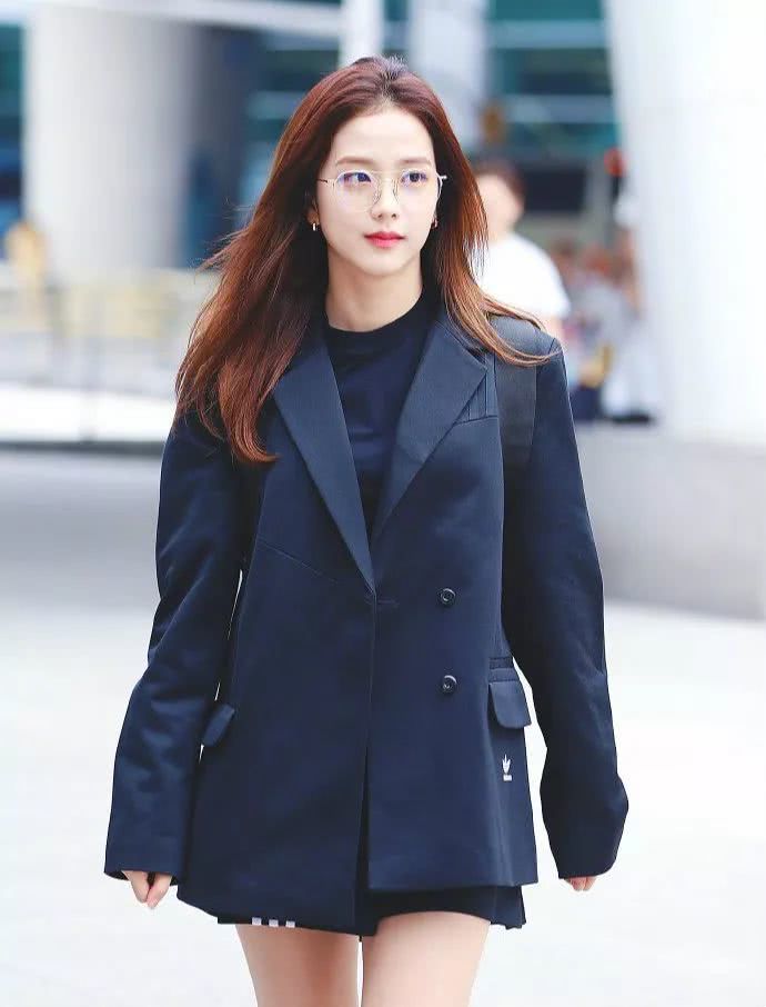 郑爽颜值变化有点大?江疏影的西装“借给”了这么多人