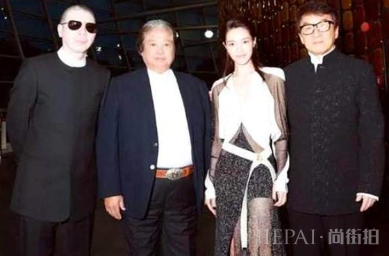 被冯小刚捧红,成龙接着捧,洪金宝排队等着捧,不愧是天选之女!