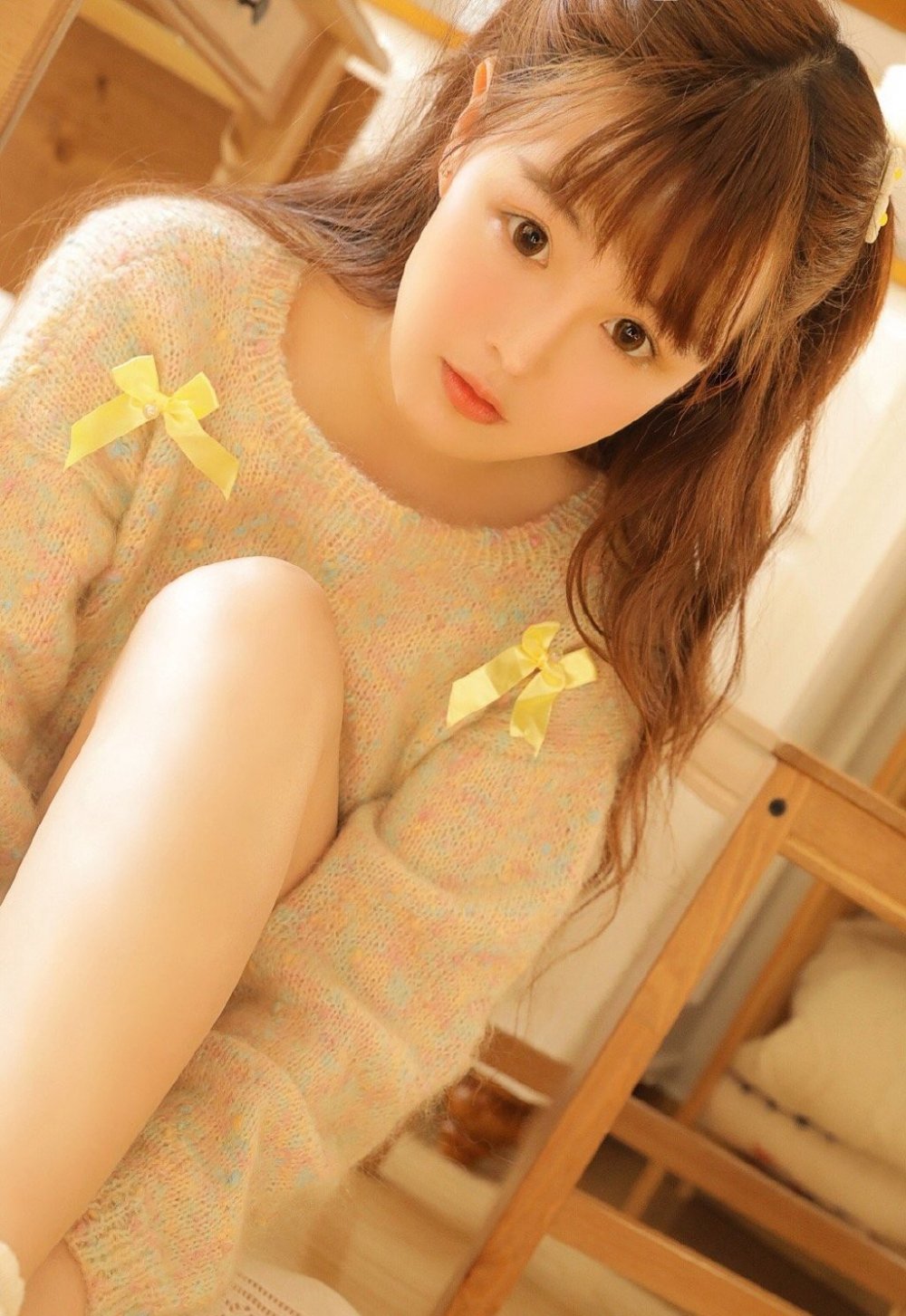 白皙清纯美女甜美养眼写真图片