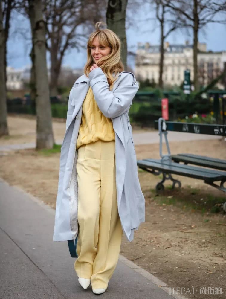 欧美美女街拍，想要周末穿好看绝对需要这件马卡龙毛衣