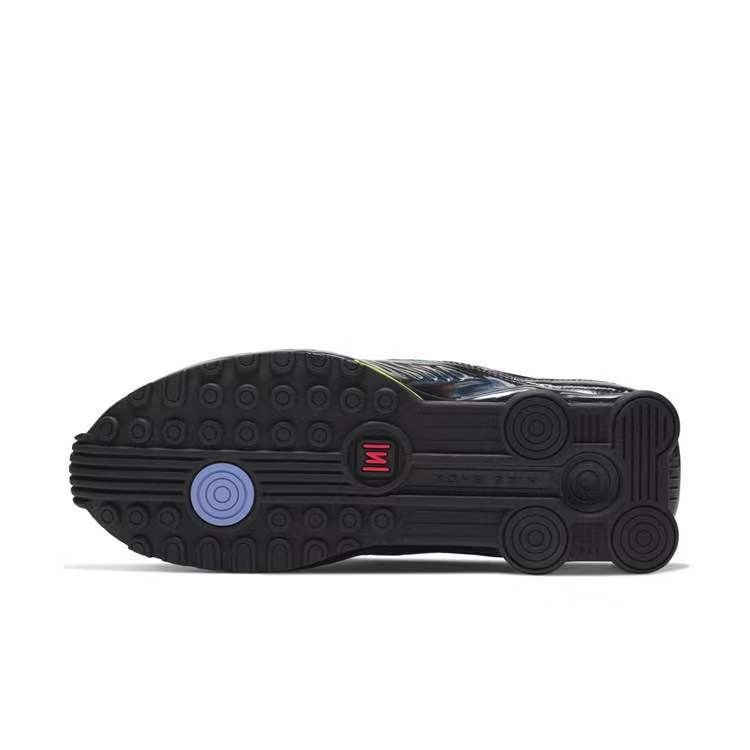 机能风与赛博朋克风融于一体！全新 Nike Shox Enigma 曝光！