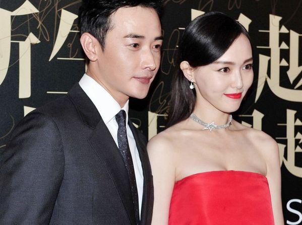 事业感情双丰收的唐嫣,身穿“果冻群”网友:太扎眼仙女下凡啊