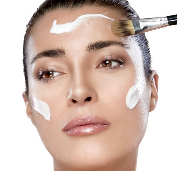 给40岁女人的逆龄建议：护肤三要，穿搭两不要，拒做“大妈”