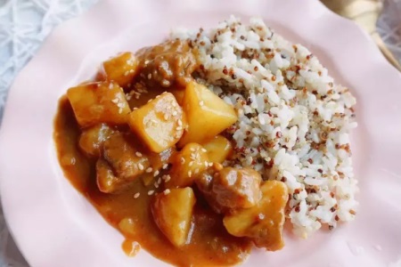 1559186491812114.jpg 营养减肥早餐食谱,咖喱排骨藜麦饭可以了解一下