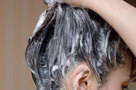 想要头发靓丽又柔顺，日常头发洗护的三个禁忌别触犯