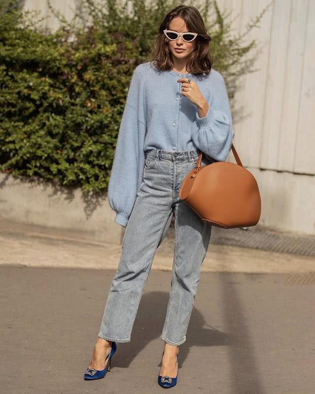 秋冬还会怎么穿烦心?毛衣百搭时尚还有气质