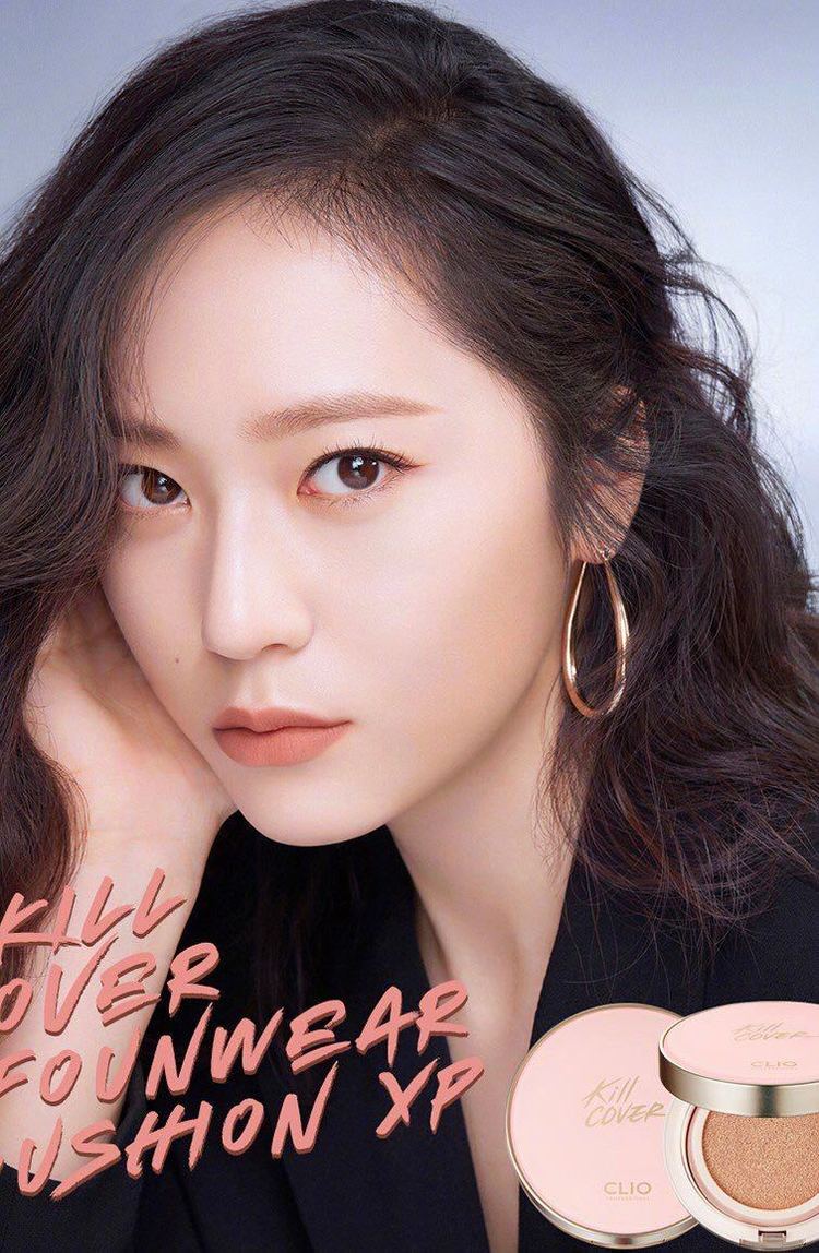 长相精致是什么感觉，看郑秀晶实力演绎女神，小v脸精致五官