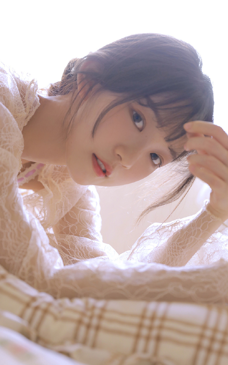 天鹅颈美女模特丰满蕾丝诱惑性感图片