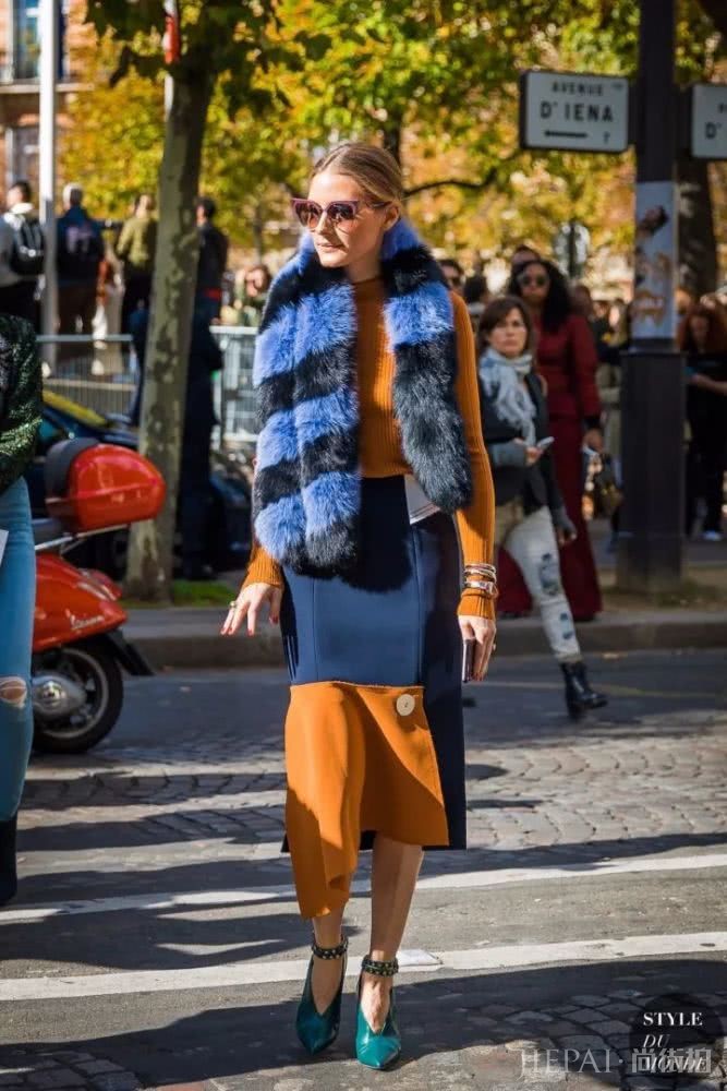 焦糖色这么好看,配什么颜色显白还高级?