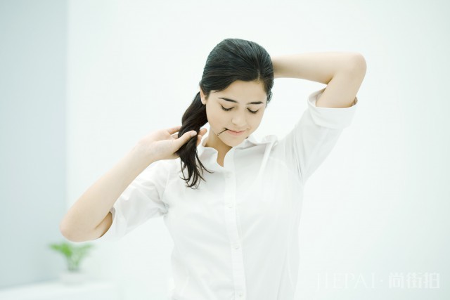 齐耳短发怎么扎丸子头 简单几个步骤教你轻松打造