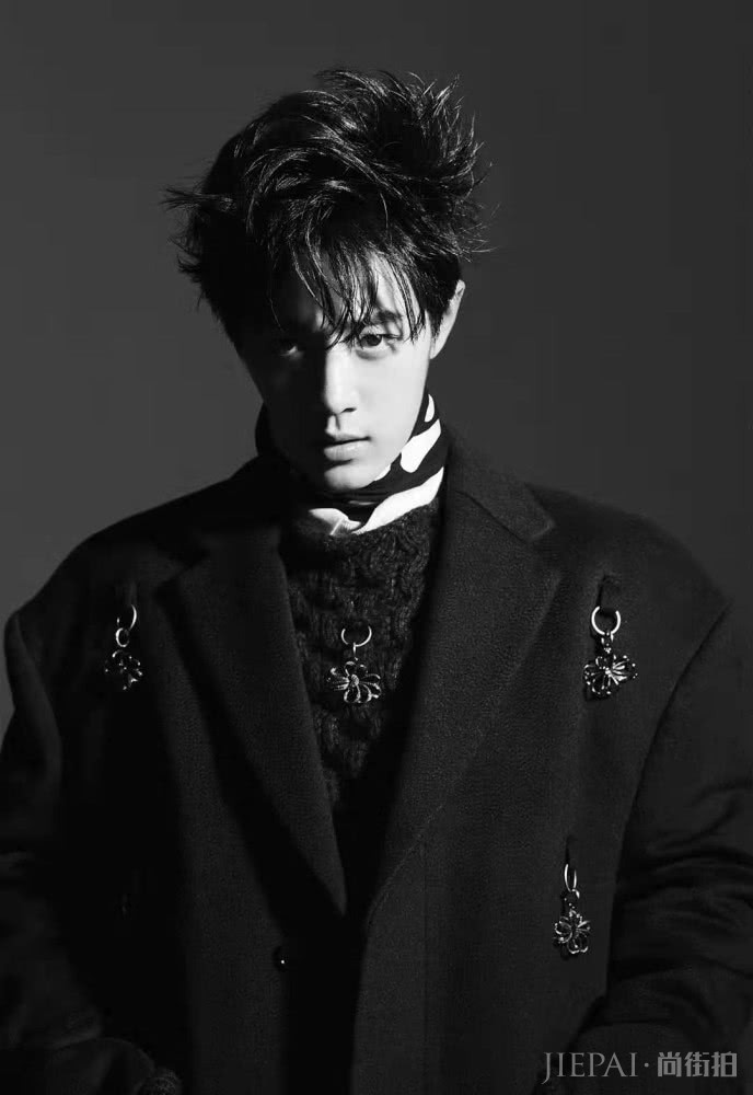 肖战登10月刊杂志封面,一头乱发表现力太强