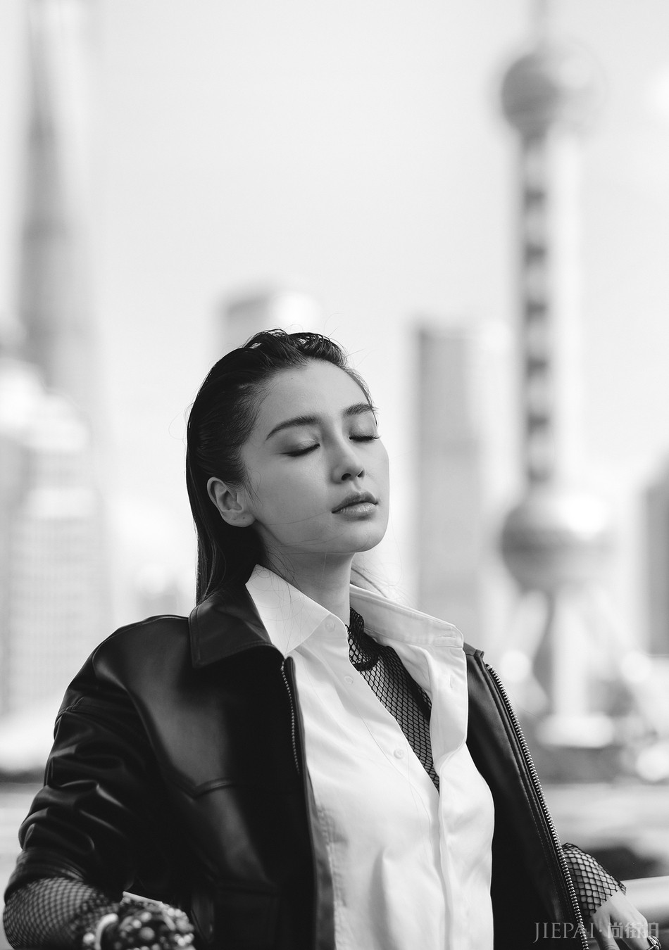 杨颖最新大片写真,不玩甜美挑战中性风格,大背头侧颜酷似李冰冰