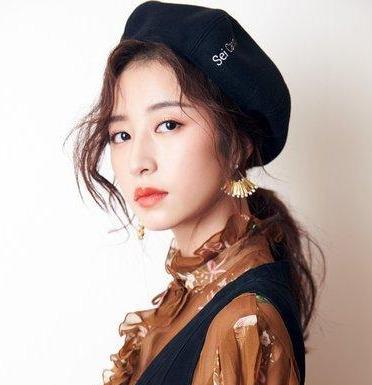 周雨彤毕业于复旦大学表演系？其实是复旦名下独立三本表演学院