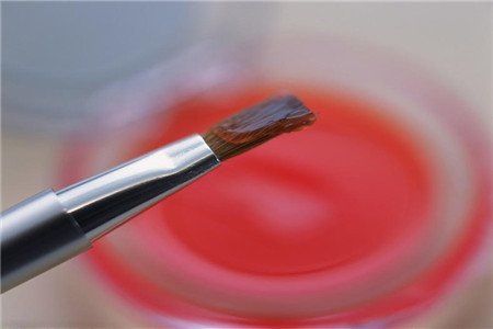 1562573608676985.jpg 李佳琦推荐的口红让女性疯狂种草,购买不同价位口红应该注意哪些?