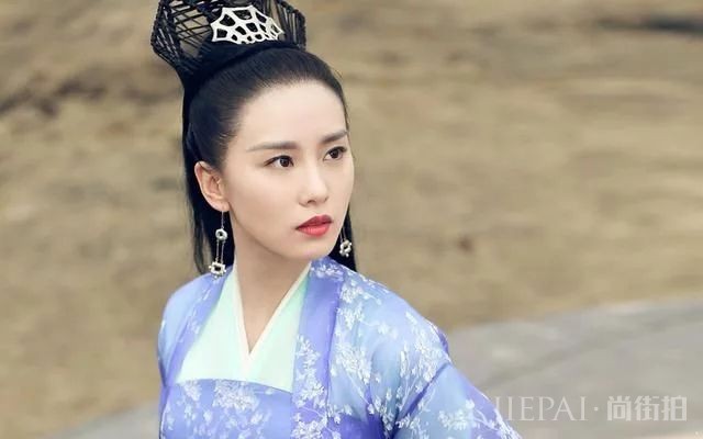 迪丽热巴新剧《烈火如歌》造型遭吐槽  论发型对女星的重要性