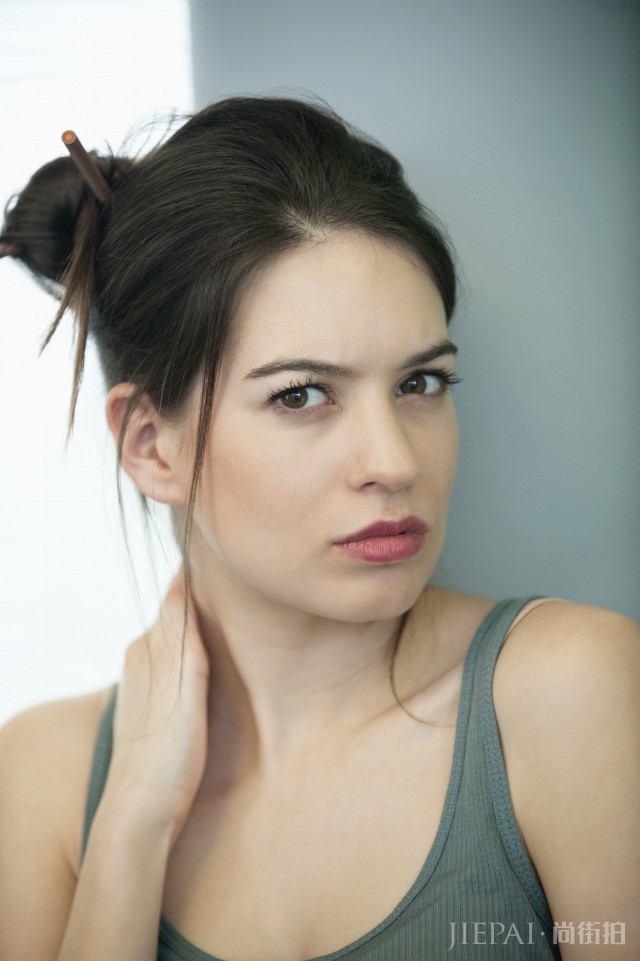 一根簪子如何挽头发 简单30秒搞定