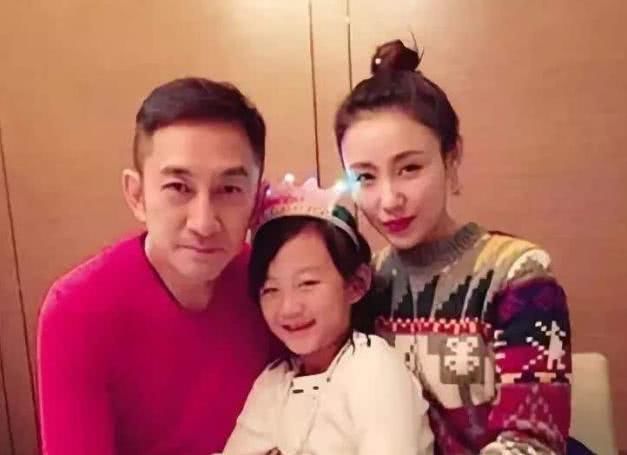 七年花光前夫10个亿，离婚后靠“卖”女儿生活，提到她忍不住吐槽