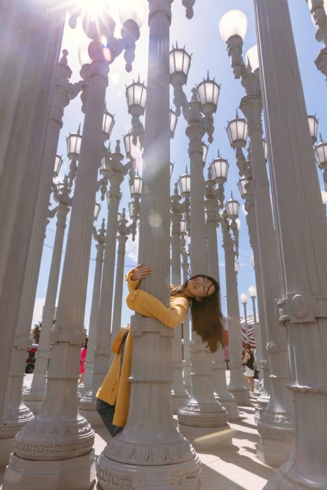 倪妮示范秋冬休闲风格搭配,简约时尚风格多变还有温暖感