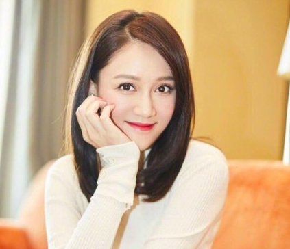 陈乔恩恋情要翻车？艾伦社交平台被扒，频繁点赞美女照片还赌博？