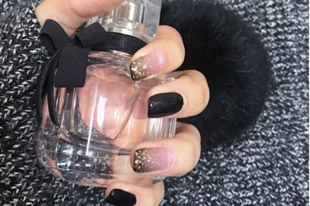 1573035104833228.jpg 2019最洋气的黑色美甲图片,流行美甲款式大集合