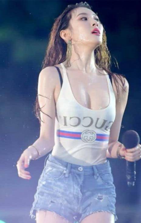 韩国“刘亦菲”太敬业,浑身淋湿都不在意,观众:不好意思看了