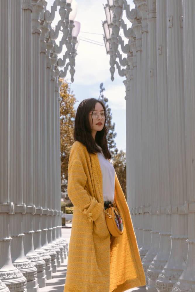 倪妮示范秋冬休闲风格搭配,简约时尚风格多变还有温暖感