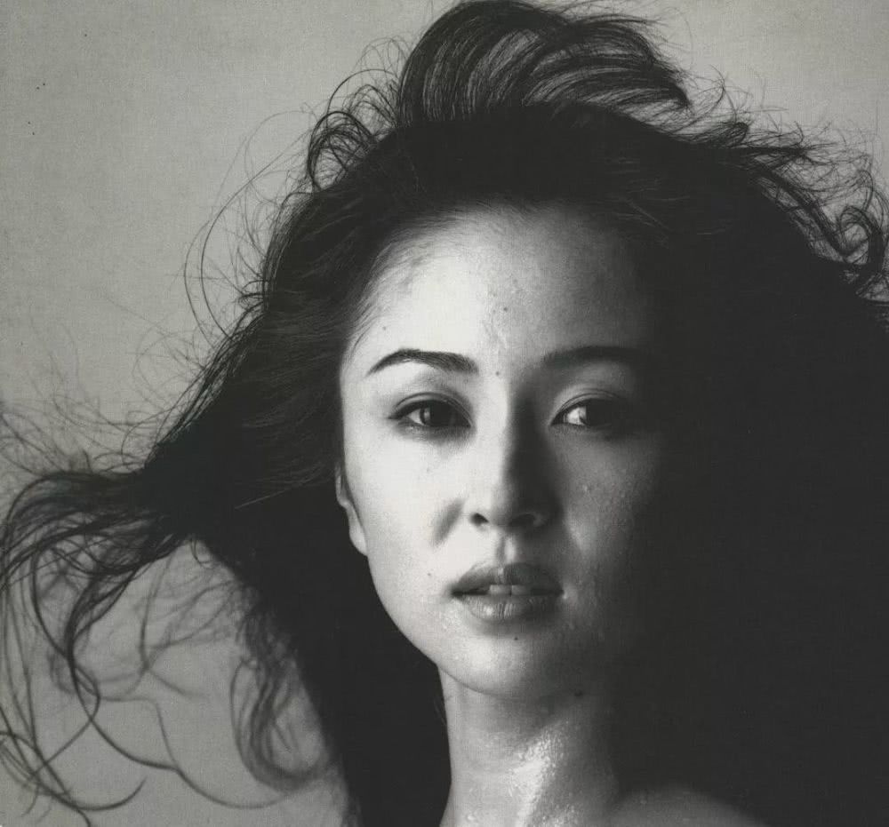 日本有一位奶萌版热巴，同样的五官却又软又甜