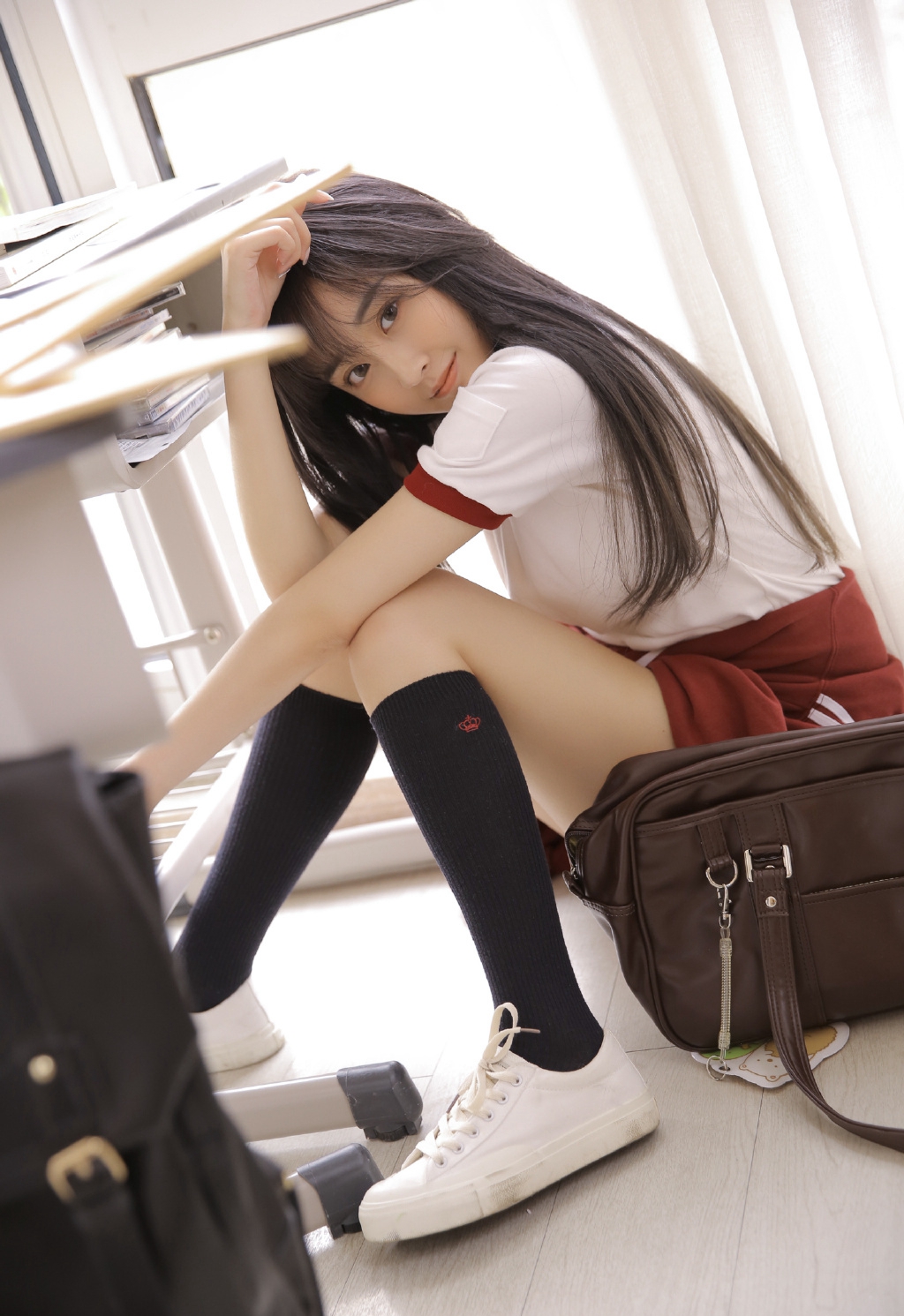 体操服青春美少女性感翘臀美腿写真图片
