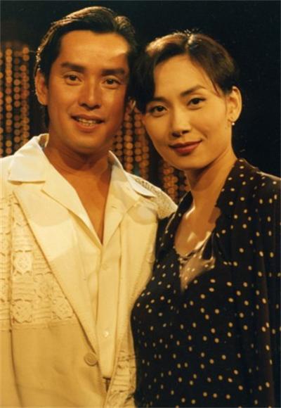 传奇女富豪邝美云：14岁打工养家，拒做赌王五太，靠自己成为豪门