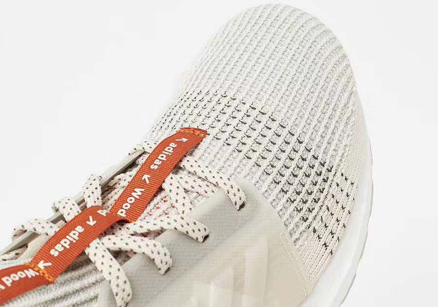 透明双重 Logo?Wood Wood x Ultra Boost 19 还能这样玩!