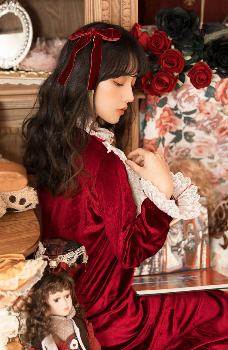 红裙美女罗莉性感诱人写真图片