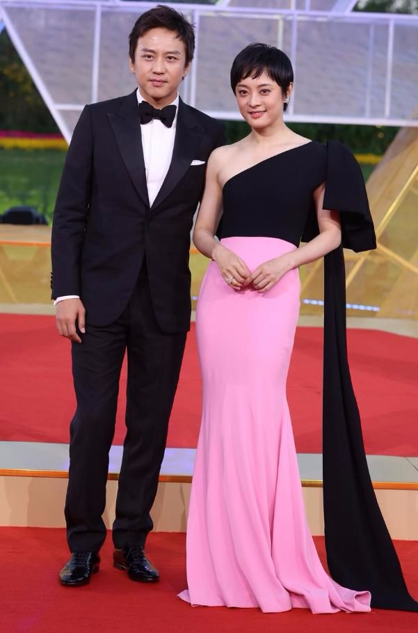 扒扒金鸡奖十大明星同框，陶虹调侃徐峥头发少，邓超孙俪土味比心