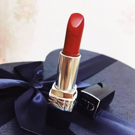 “红色”和“橘色”口红,你更适合哪个?这6个颜色一看便知!