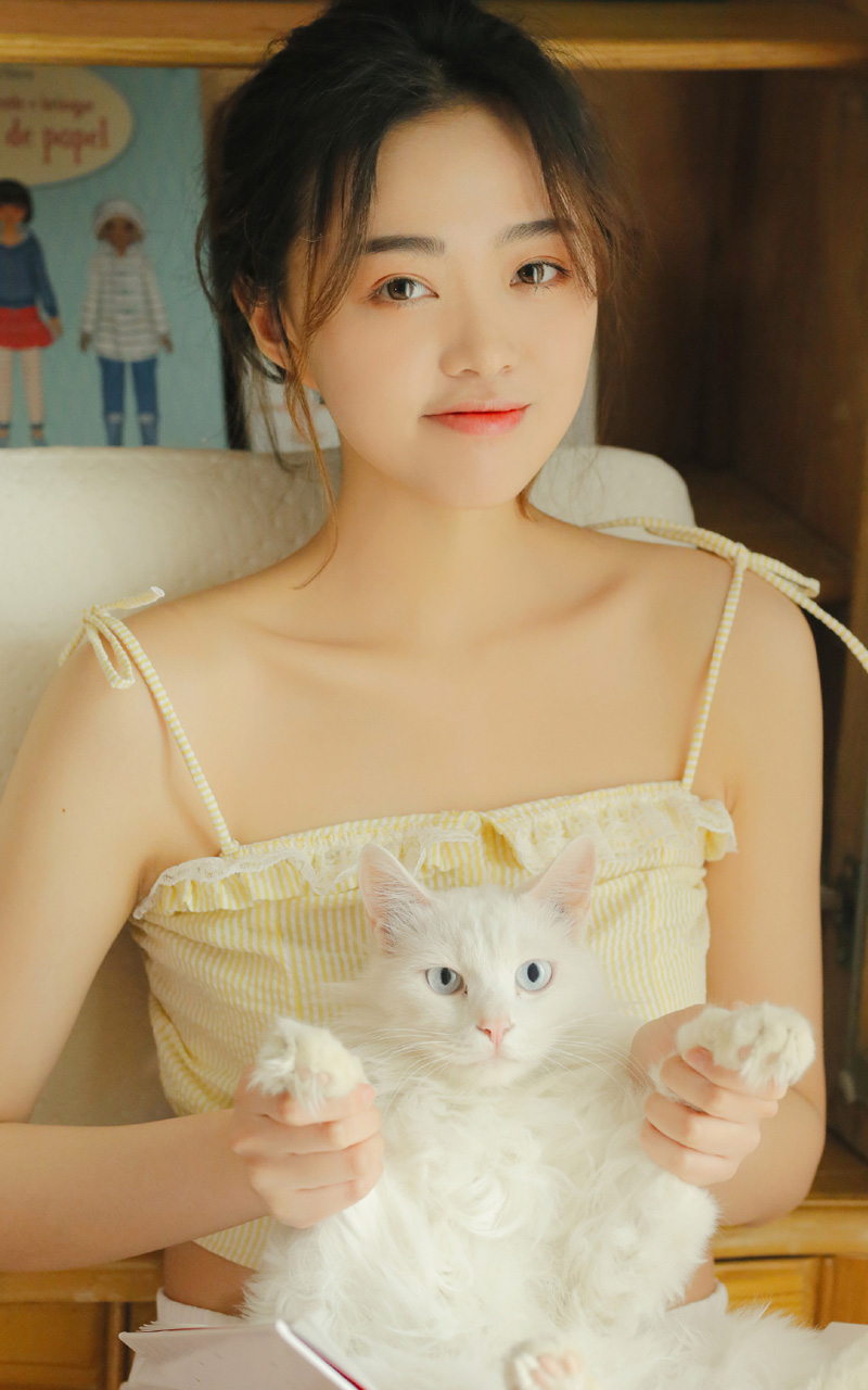 丰满美女小姐姐大胆诱人性感写真