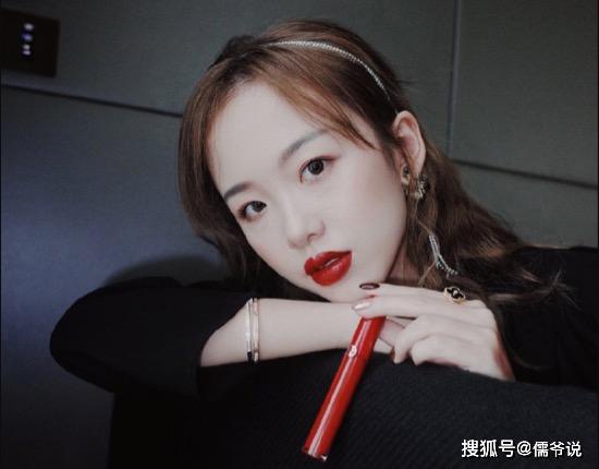 模范网红情侣分手，疑似男方出轨女方好友，被女方曝光出轨证据