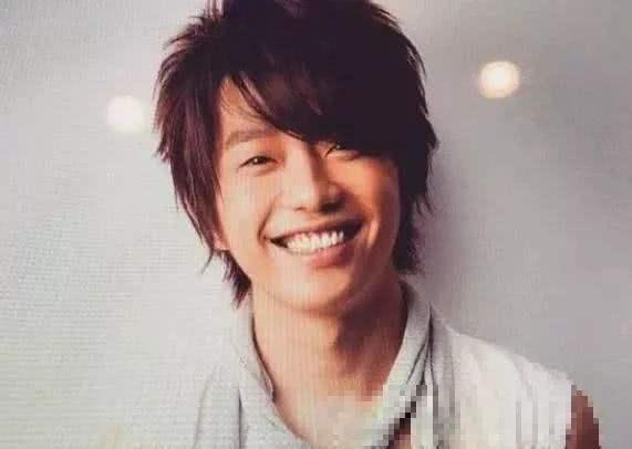 娱乐圈长得很丑却想演绝世美男的八名男星,第一名还行