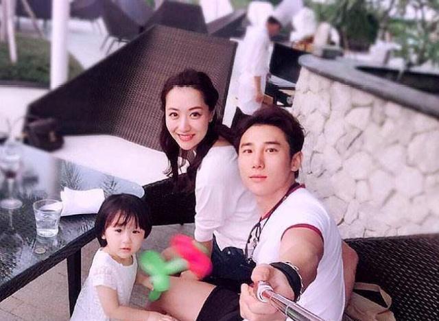 她是“京城四美”之一，丈夫名字有3笔，给女儿取名只有2笔