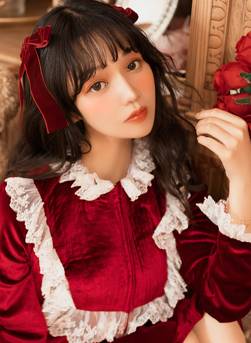 红裙美女罗莉性感诱人写真图片