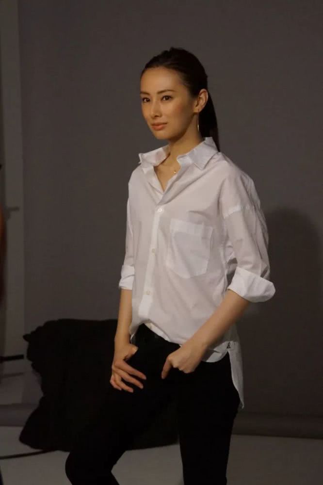 看多了流水线上的整容脸 是时候让她们来洗洗眼了