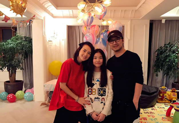 汪峰为大女儿庆生,发长文晒照自证不偏心,也没忘了要夸老婆