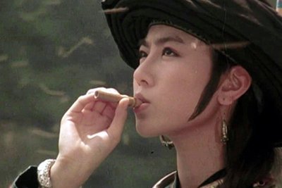 这位美女明星曾红极一时,齐名林青霞关之琳,后被富商抛弃,至今未嫁