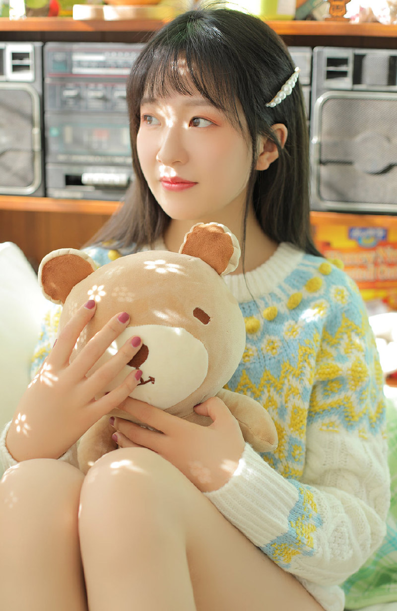 小清新白皙美女迷人慵懒写真图片