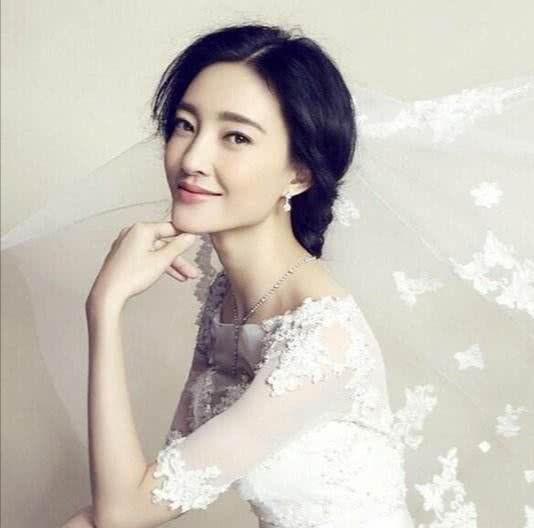 直男眼中的“高级脸”,一般都有这4个特征,看你是不是?