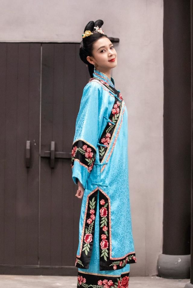 气质美女陈瑶最新古装造型曝光,性感又少女